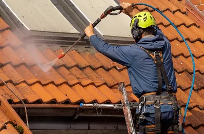 Démoussage et hydrofuge de toiture à Étaules
